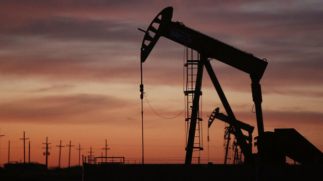 تولید روزانه نفت آمریکا امسال حدود یک میلیون بشکه کاهش دارد