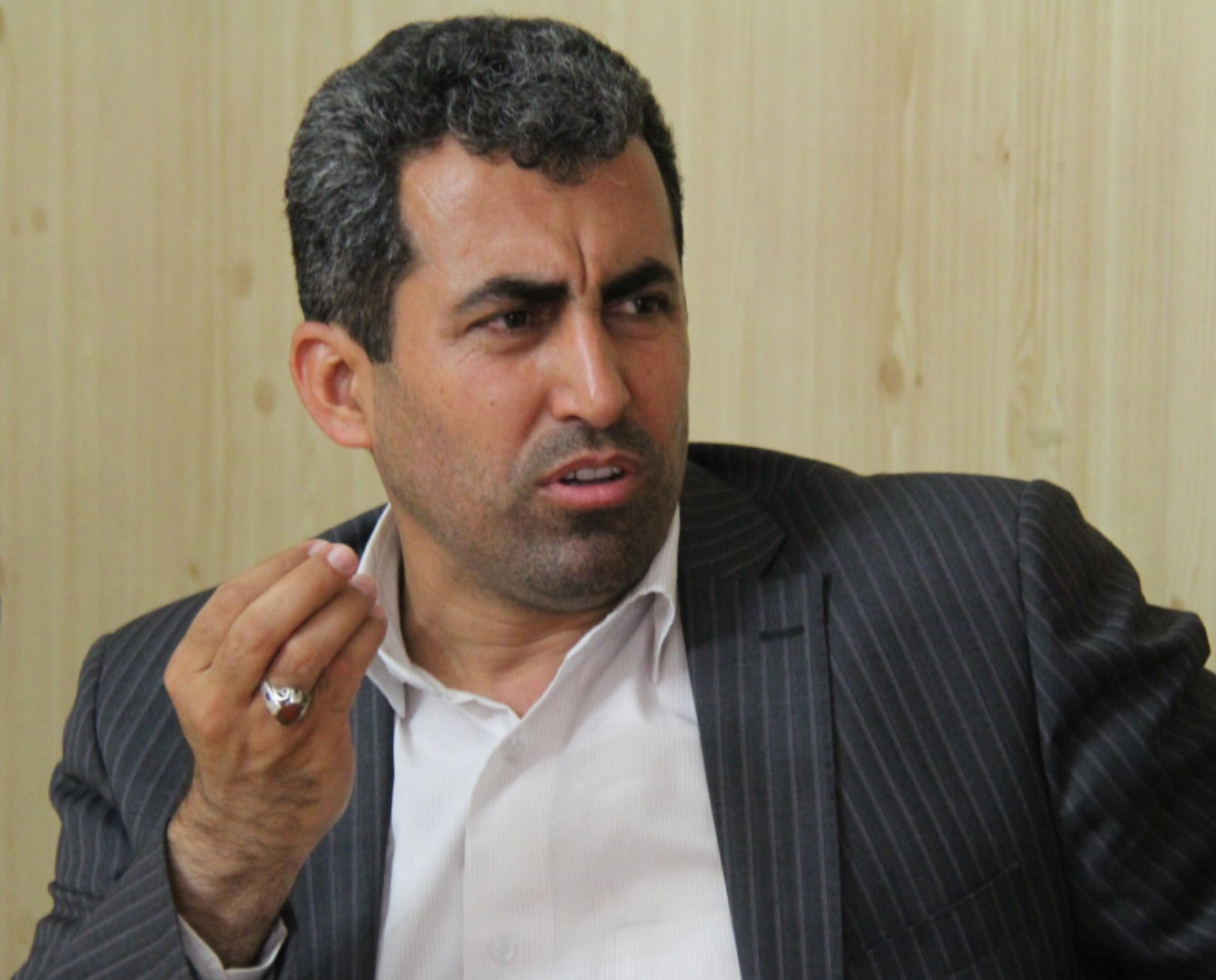 انتقاد پورابراهیمی از نحوه برخورد شهرداری تهران با شرکت بورس