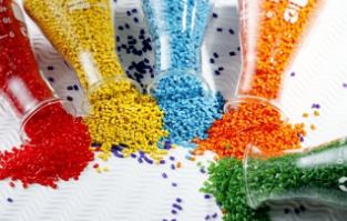 صادرات ۵۰ میلیارد دلاری محصولات پتروشیمیایی؛ به شرط نوآوری/ سالانه ۳ میلیون تن محصول پلیمری صادر میشود