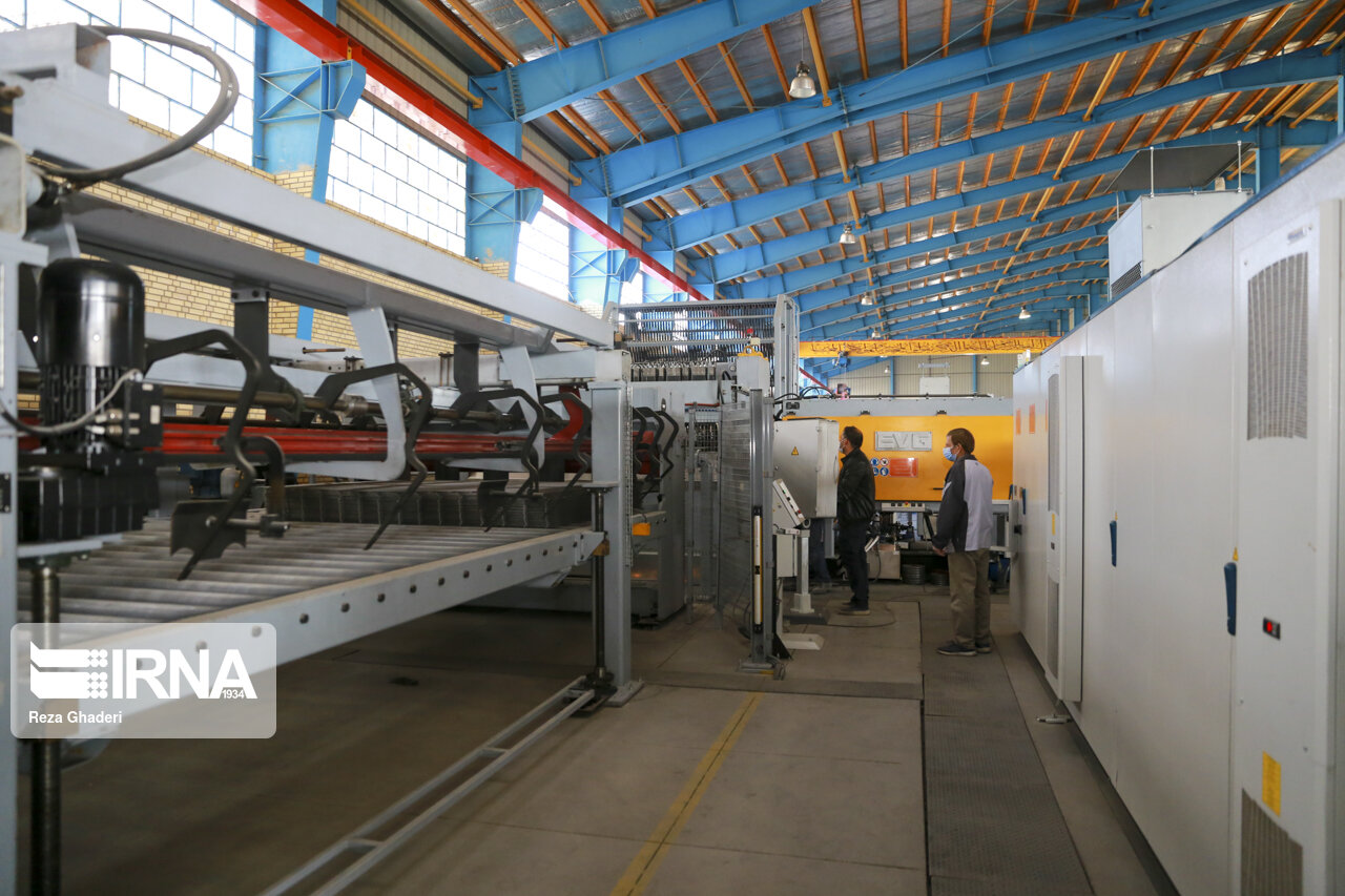 ۱۶ واحد صنعتی در قم دهه فجر افتتاح میشود