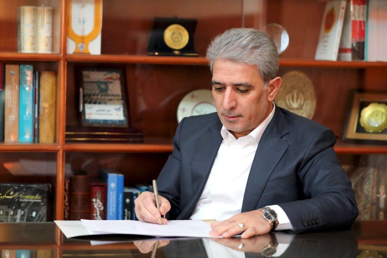 تاکید مدیرعامل بانک ملی ایران بر لزوم حمایت از تولید داخل و برطرف کردن موانع اقتصادی