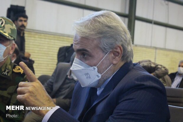 حقوق کارمندان دولت همسان می شود/ امسال استخدام داریم