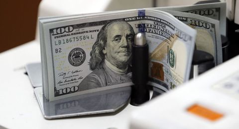 کاهش نرخ دلار آمریکا و یورو در صرافی‌های مجاز