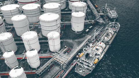 آغاز ساخت بزرگ‌ترین واحد ذخیره‌سازی LNG جهان در چین
