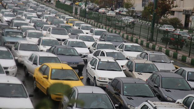 امروز ترافیک در معابر پایتخت سنگین گزارش شده است