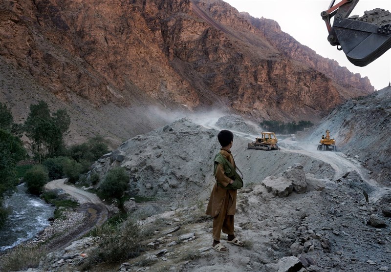 وزارت معادن افغانستان برای استخراج ۸ معدن قرارداد امضا می‌کند