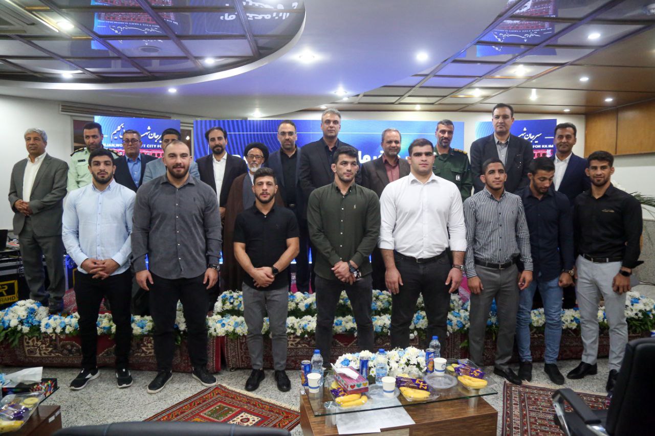 ️تجلیل گلگهر از قهرمانان ملیپوش کشتی آزاد و فرنگی و پیشکسوتان سیرجانی