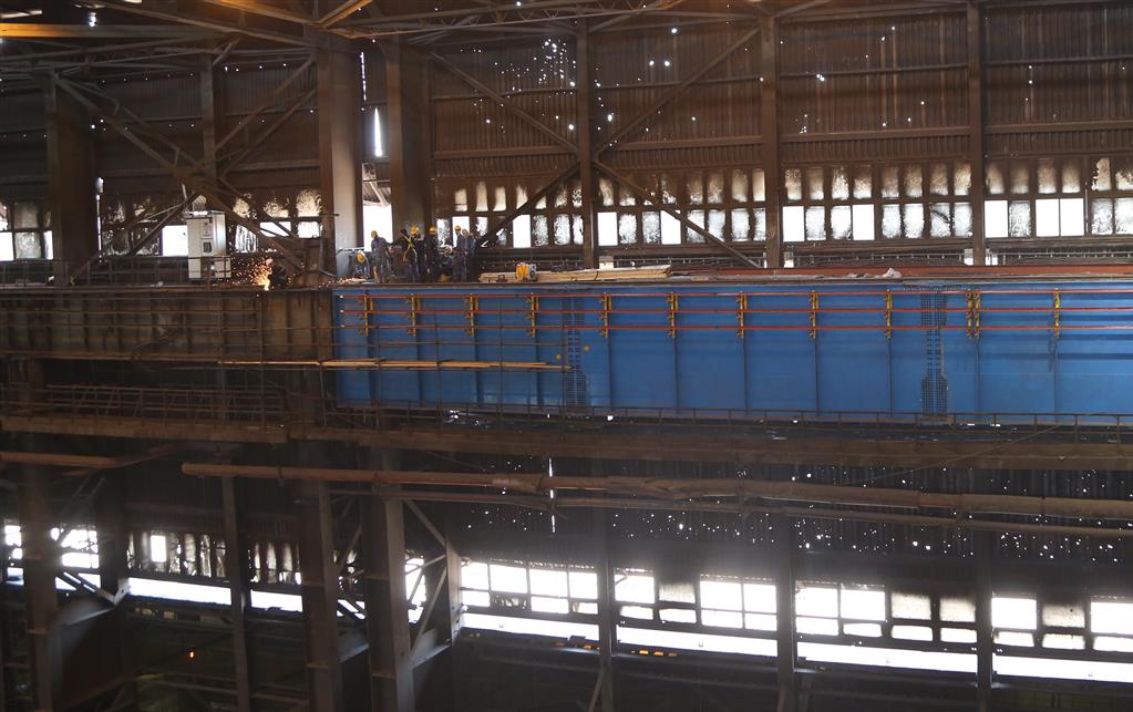 اجرای فاز اول پروژه تعویض بالکهای کارگاه ریختهگری ذوب آهن