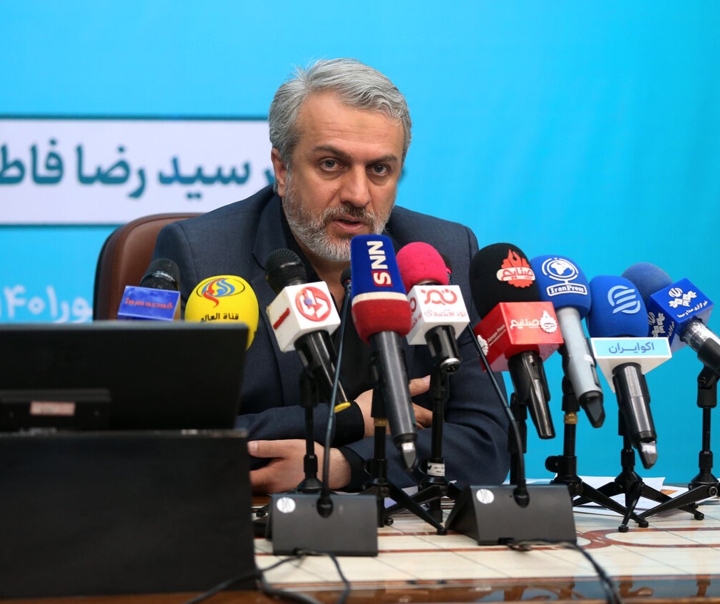 عملکرد مثبت فاطمی امین در تنظیم بازار فولاد، سیمان و خودرو