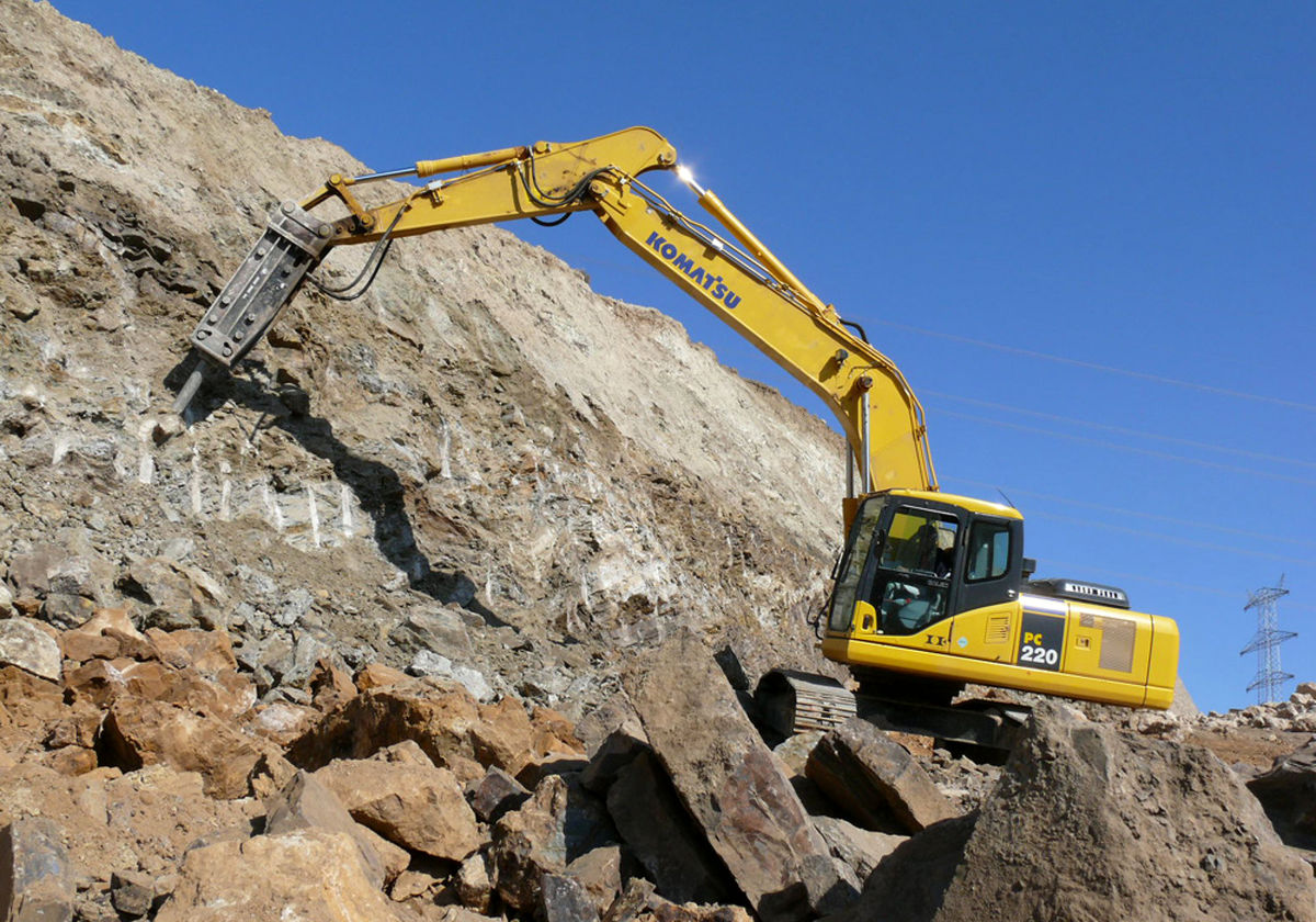 خامفروشی معادن همدان بهضرر استان است