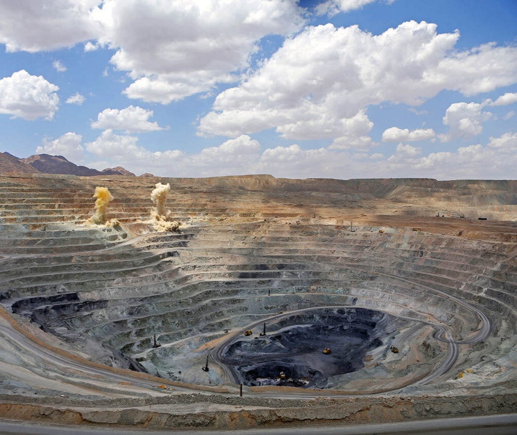عملکرد وزارت صمت در بخش معدن؛ از شفاف‌سازی فرآیندها تا واگذاری ۵۳۰۰ معدن متروکه
