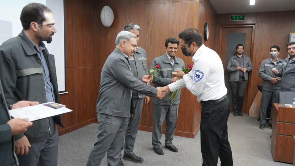 تجلیل شرکت توسعه آهن و فولاد گلگهر از تلاش دلسوزانه پرستاران