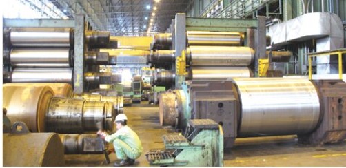 ثبت رکورد کاهش مصرف سالانه غلتک در ناحیه نورد گرم فولاد مبارکه