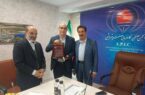 با اهدای لوح از سوی دکتر علی عسکری از مدیرعامل بزرگترین آروماتیک ایران تجلیل شد