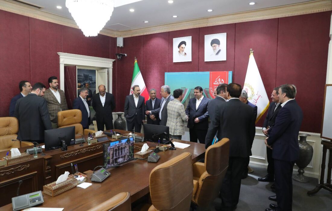 دیدار مدیرعامل و اعضای هیات مدیره بانک ملی ایران با مدیران و روسای شرکت های تابعه