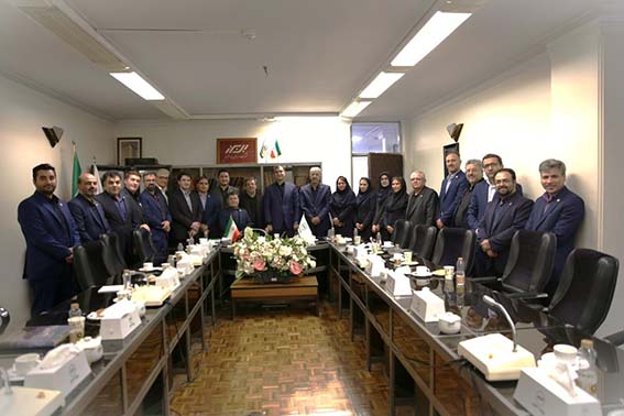 دانش سازمانی و فنی کارکنان بیمه البرز در صنعت بیمه زبانزد است.