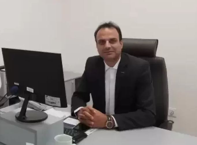 مطابق با ماده ۱۴ قانون تملک آپارتمانها، تهیه پوشش بیمه آتشسوزی الزامی و بر عهده مدیر ساختمان است