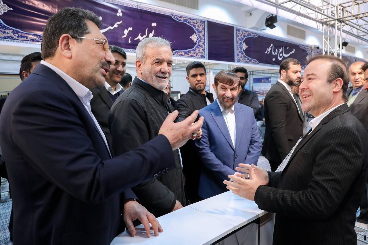 ارائه آخرین وضعیت طرحهای توسعهای فولاد هرمزگان به رئیس جمهور