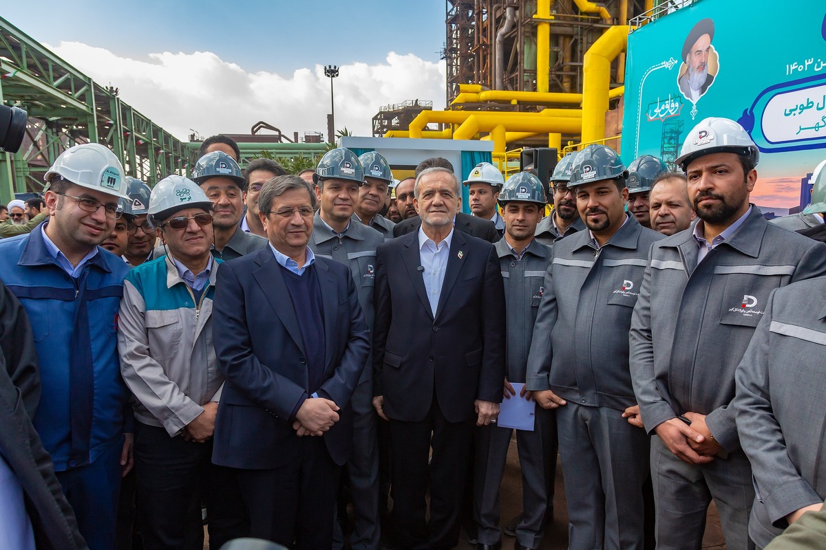 افتتاح ۴ پروژه عظیم صنعتی و گردشگری در منطقه گلگهر سیرجان