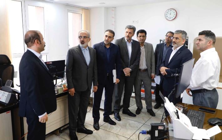 ارایه خدمات به مشتریان با تمام قدرت و توان