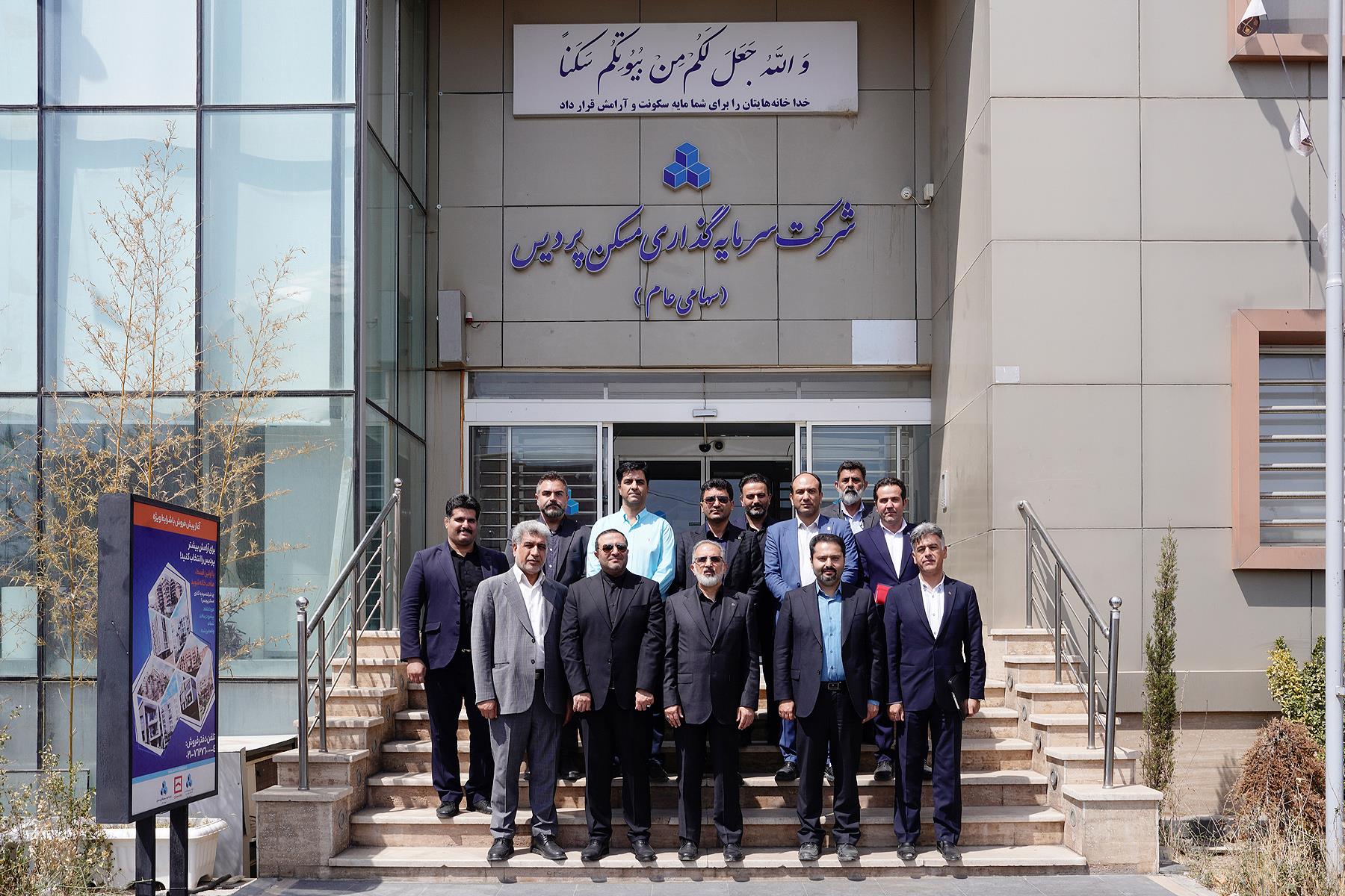 ارتقای توانمندیها و استفاده از فناوریهای نوین؛ رمز توسعه صنعت ساختمان کشور