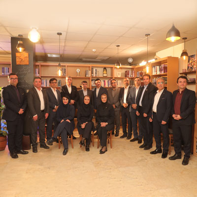 «کافه دانش» بانک اقتصادنوین؛ همافزایی تجربهها در بازاریابی پایانههای فروشگاهی