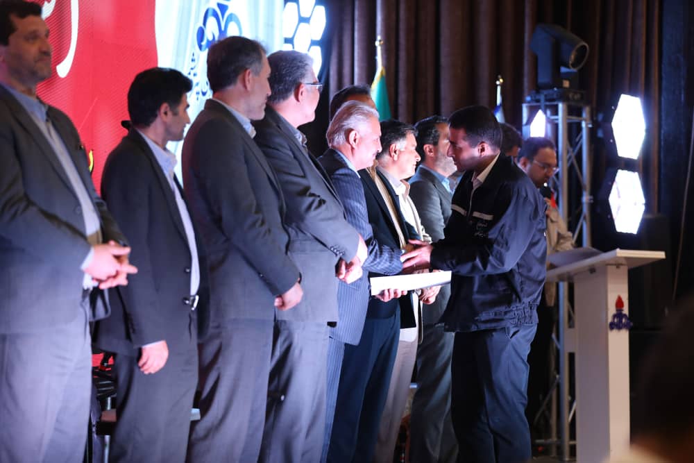 پتروشیمی کارون بهعنوان HSE برتر شرکتهای پتروشیمی منطقه معرفی شد