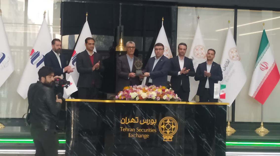 یکشنبه، یک ناشر؛ پتروشیمی شیراز بیست سال شفافیت در بازار سرمایه