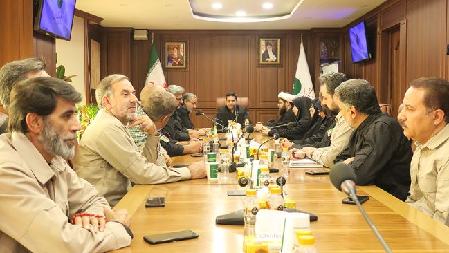 دیدار فرمانده و اعضای حوزه مقاومت بسیج پست بانک ایران با مدیرعامل بانک به مناسبت هفته بسیج