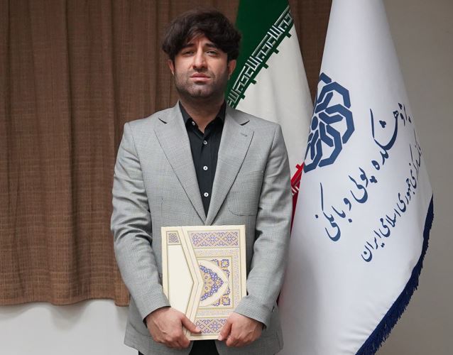 پژوهشگر منتخب بانک پارسیان انتخاب شد