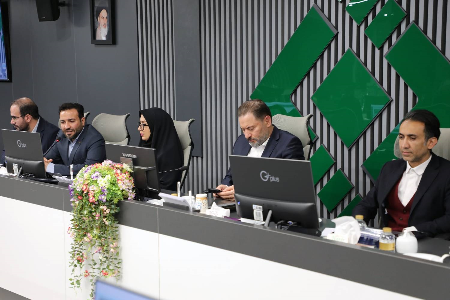 نشست تخصصی «بازخوانی تجربیات صنعت بیمه در اخذ مجوز فعالیت و تأسیس شرکت/شعبه در خارج از کشور» برگزار شد