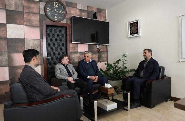 مدیرعامل صبانور از دفتر شرکت صباامید غرب خاورمیانه در تهران بازدید کرد/تأکید بر بهرهبرداری به موقع پروژه گندلهسازی بیجار