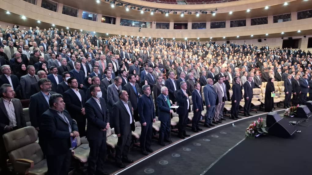 تجلیل از کارشناس ارشد بیمه حکمت صبا در همایش ملی بیمه و توسعه