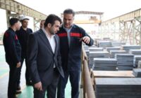 بازدید عضو هیئت مدیره شرکت فولاد اکسین خوزستان از نواحی مختلف کارخانه و روند تعمیرات خط تولید