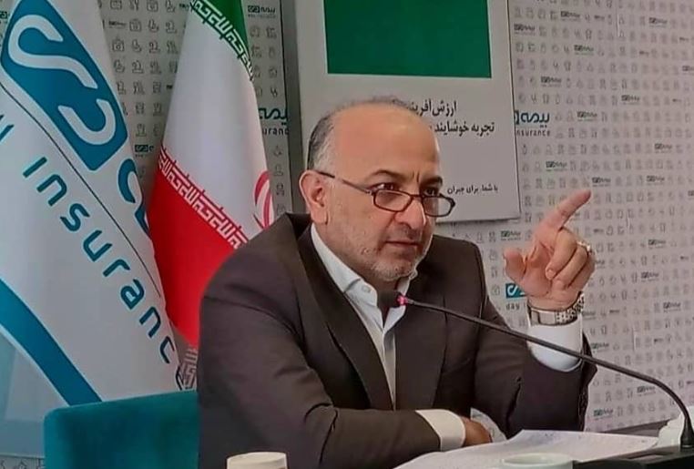 مشتری مداری سیاست اصلی بیمه دی