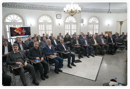 حمایت از تولیدکنندگان و حفظ رضایت مشتریان در افق بانک ملی ایران /تببین اهداف و برنامه های پایان سال با حضور روسای ادارات امور شعب