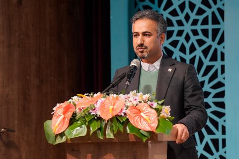 طنین تلاوت قرآن کریم در فضای کاری کارکنان بانک مسکن