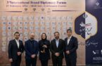 دریافت تندیس «سفیر اقتصاد» در مجمع ملی دیپلماسی برند دریافت تندیس «سفیر اقتصاد» در مجمع ملی دیپلماسی برند
