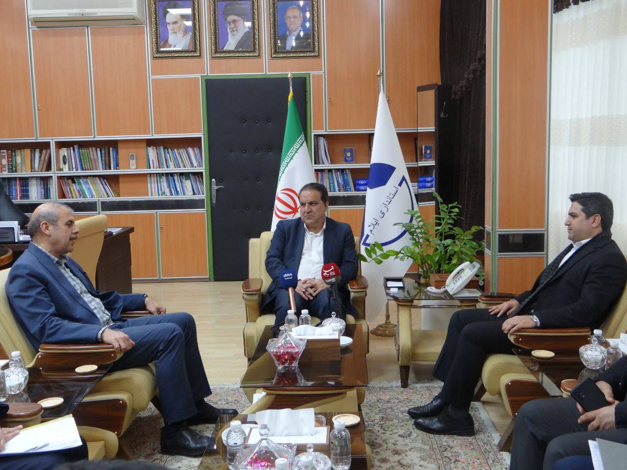 مدیرعامل پست بانک ایران به عنوان نماینده وزیر امور اقتصادی و دارایی در دیدار با استاندار ایلام بر توسعه آمایشی و تقویت تأمین مالی تولید تاکید کرد