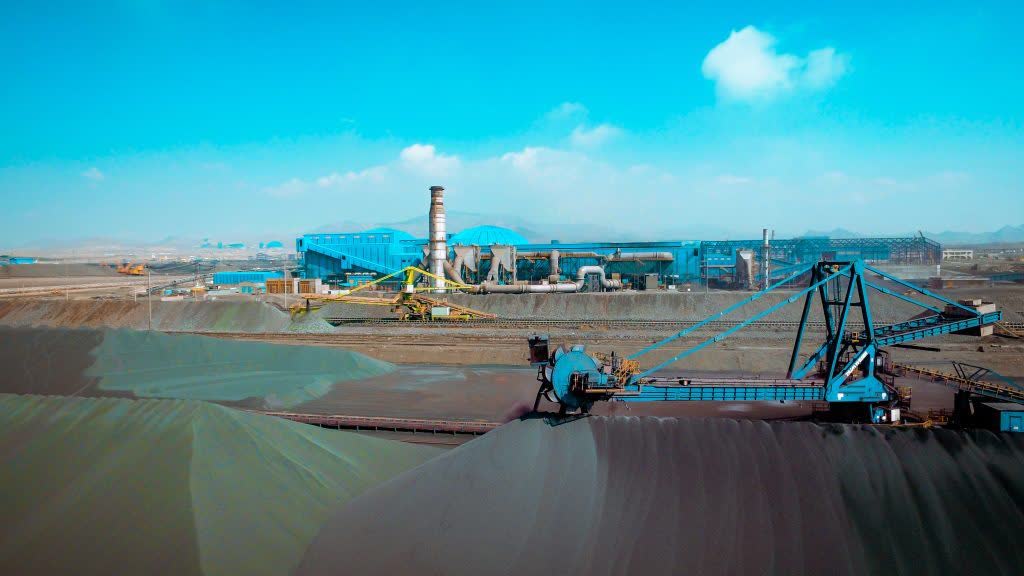 آثار و پیامدهای استقرار نظام ارز تکنرخی بر رقابتپذیری و عملکرد زنجیره فولاد