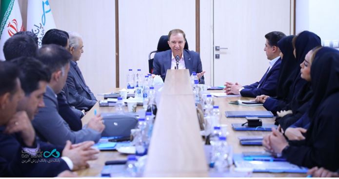 برات کریمی: نظام آموزشی مدیران بانک دی متحول میشود