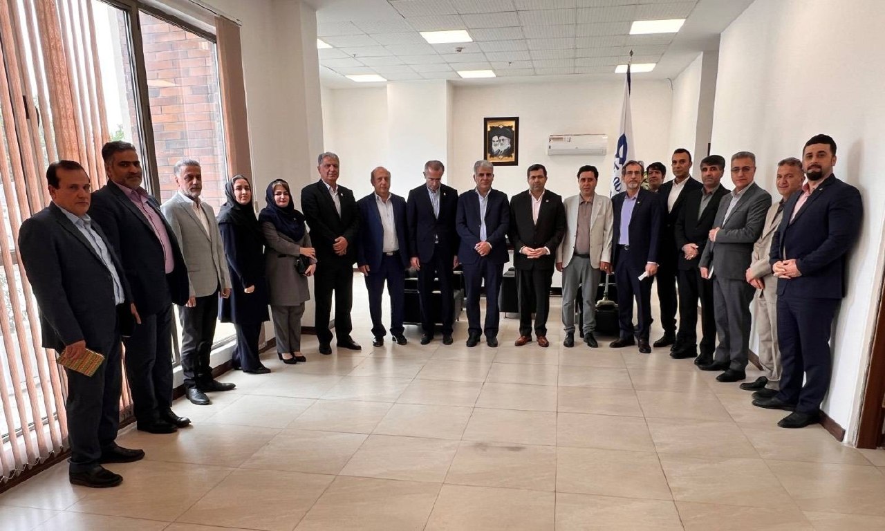 تاکید بر رفع موانع شبکه فروش و تقدیر از نمایندگان برتر آسیا