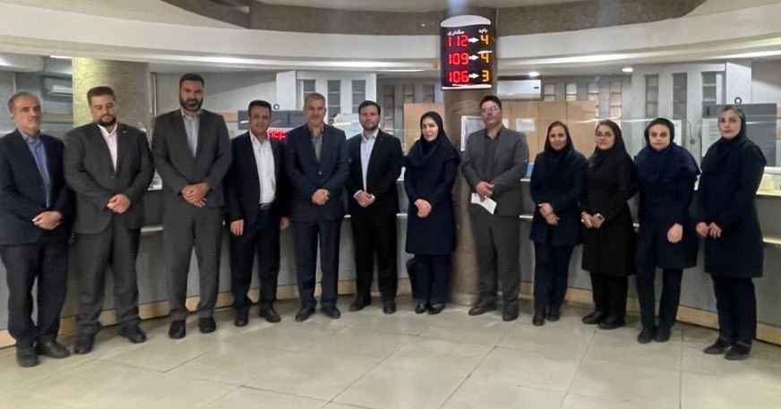 بازدید سرزده مدیرعامل بانک سرمایه از شعبه میدان فاطمی و واحد مستقل ارزی غرب تهران